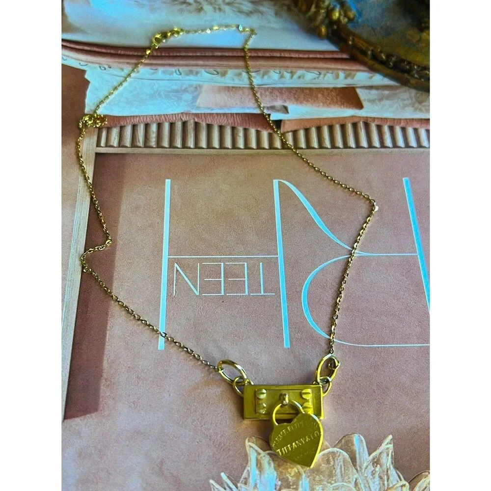 Gold Heart Padlock Necklace - Elegant Women’s Jewelry - Picture 3 of 6